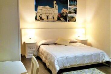 Domus Al Corso Con Servizio B&b