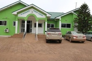 هتل Pioneer Guest Lodge