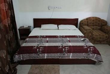 هتل Pioneer Guest Lodge