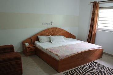 هتل Pioneer Guest Lodge