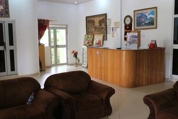 هتل Pioneer Guest Lodge