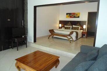 Arya Residence