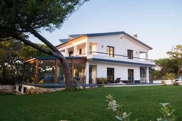 مبيت وإفطار Azen Cool House