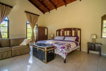 تختخواب و صبحانه Eco Hotel Shangrila