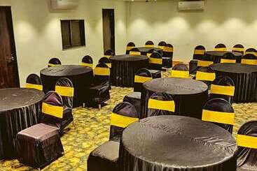 هتل Hill Forest Resort Lonavala