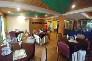 هتل Hill Forest Resort Lonavala