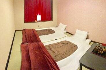 هتل Lodge Q