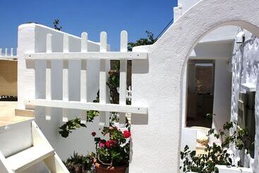 هتل Mariakis Luxury Studios