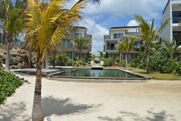 Rose Des Sables Beachfront Apartments