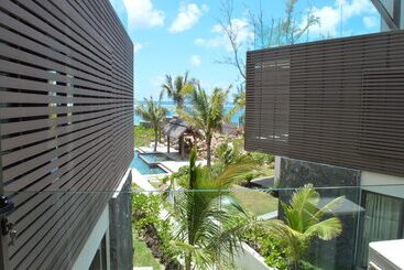 Rose Des Sables Beachfront Apartments