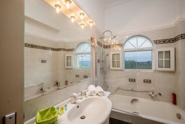 Zante 5 Bedroom Villa With Private Pool And Basketball Court