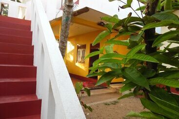تختخواب و صبحانه Allan Guest House
