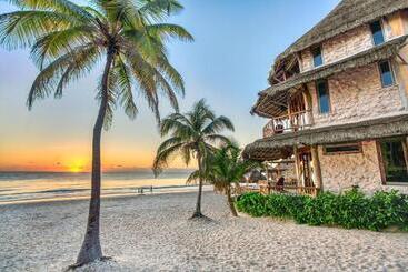هتل Alaya Tulum