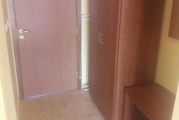 هتل Black Sea   Breakfast, Pool & Free Parking