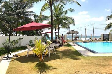هتل Crystal Resort Dickwella