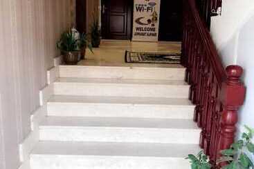 هتل Jawharet Al Kheir Furnished Apartments