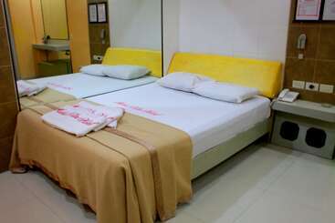 هتل Mahal Kita Drive Inn