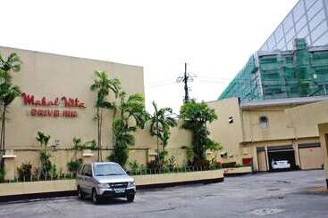 هتل Mahal Kita Drive Inn