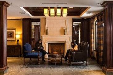 هتل The Residences At Sun Peaks Grand