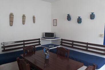هتل Y Bungalows Los Arcos