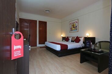 호텔 York By Oyo Rooms