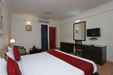 호텔 York By Oyo Rooms