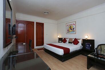 호텔 York By Oyo Rooms