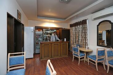호텔 York By Oyo Rooms