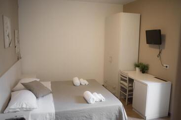پانسیون Anna Guest House