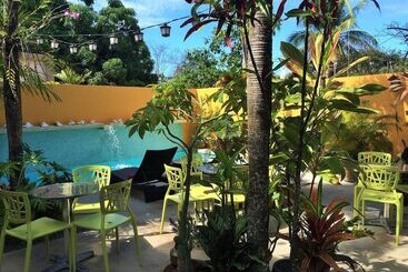 پانسیون Casa De Amistad Guesthouse