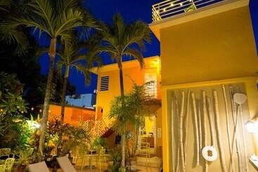 پانسیون Casa De Amistad Guesthouse