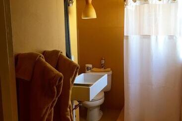 پانسیون Casa De Amistad Guesthouse