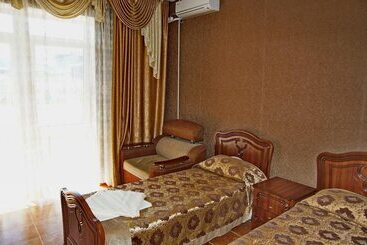 پانسیون Tikhaya Gavan Guest House