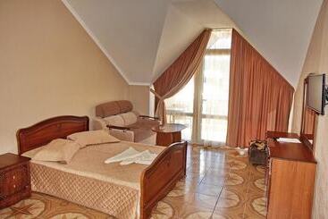 پانسیون Tikhaya Gavan Guest House