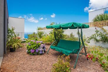 Villa Enjoy   By Lovelystay