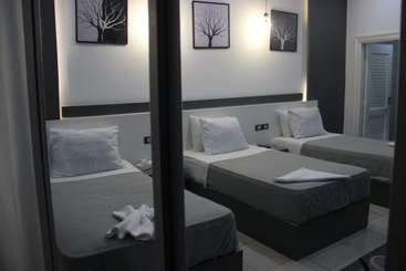هتل Azar Boutique