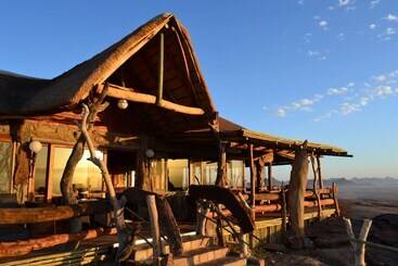 هتل Namibs Valley Lodge