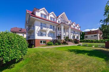 تختخواب و صبحانه La Residence Kasandra