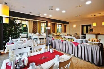 هتل Bursztyn Spa