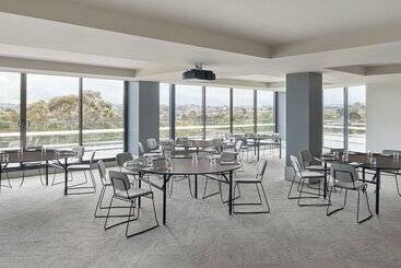 هتل Element Melbourne Richmond