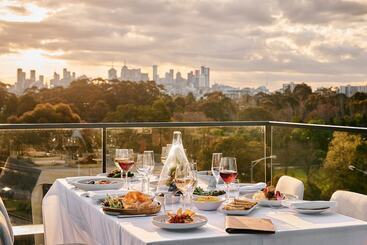 هتل Element Melbourne Richmond