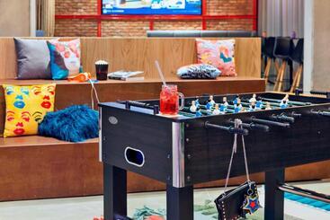هتل Moxy Katowice Airport