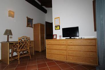هتل روستایی Casale Farnesiana B&b