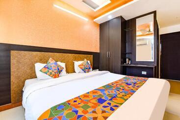 Fabhotel Polovictory Palace
