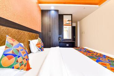 Fabhotel Polovictory Palace