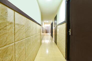 Fabhotel Polovictory Palace