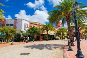 هتل Southern Village Okinawa