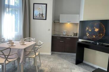هتل Villa Aronia
