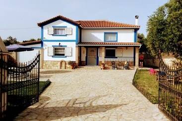 آپارتمانهای توریستها Villa Julia