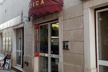 پانسیون Residencial Moeda